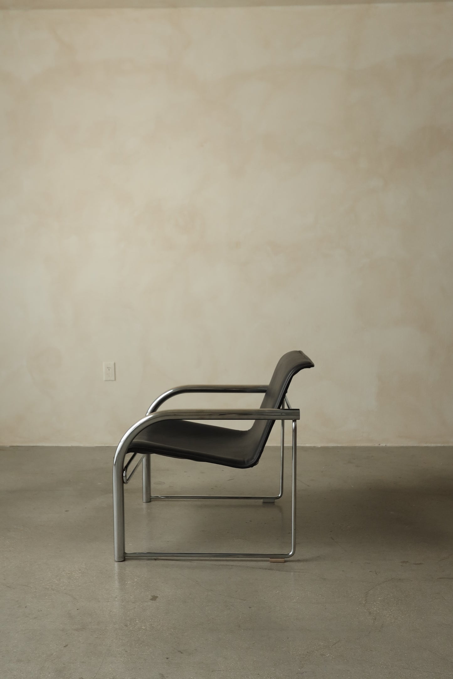 Pair of 1970s Tubular Chrome & Black Sling Lounge Chairs