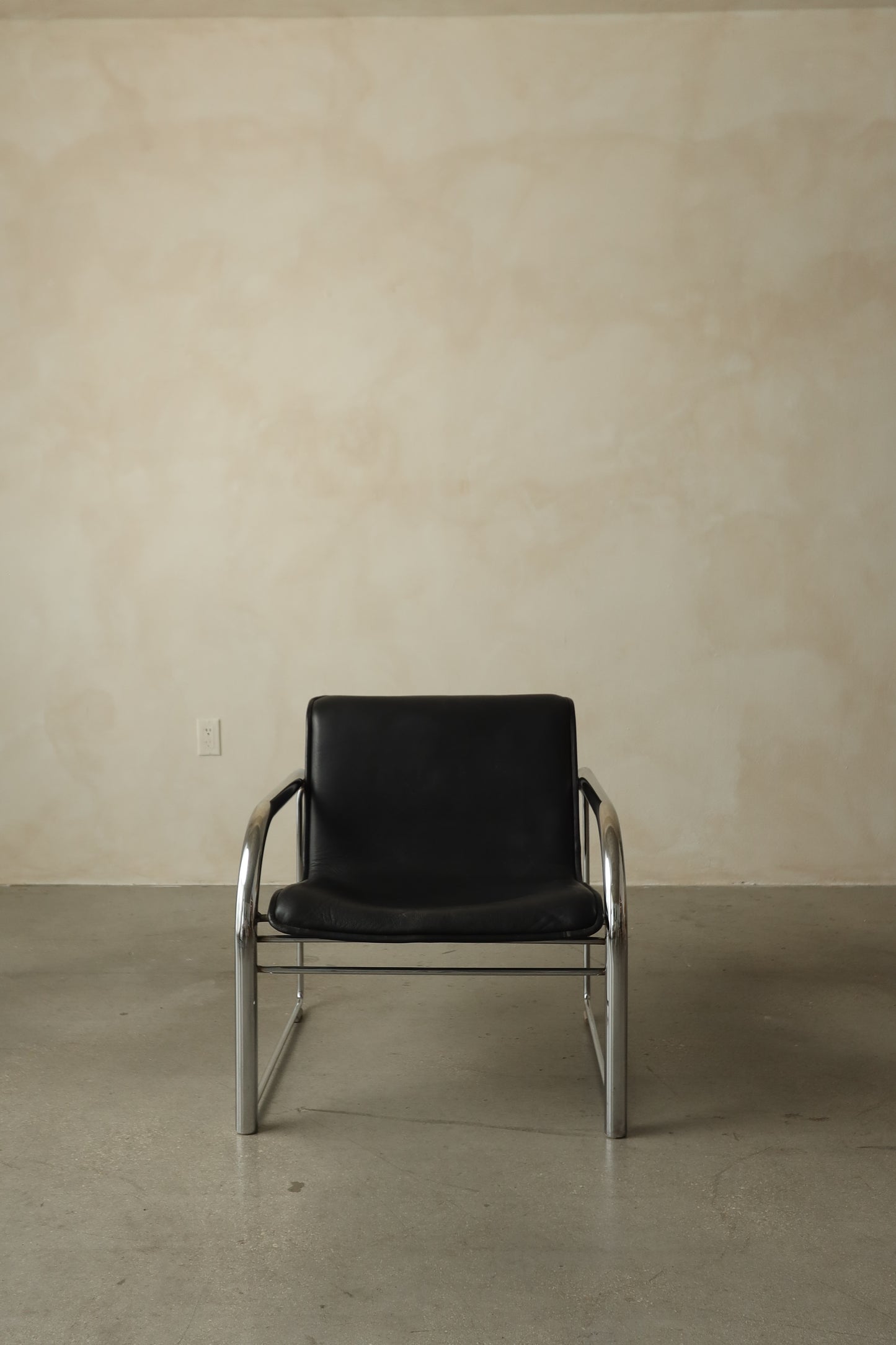 Pair of 1970s Tubular Chrome & Black Sling Lounge Chairs