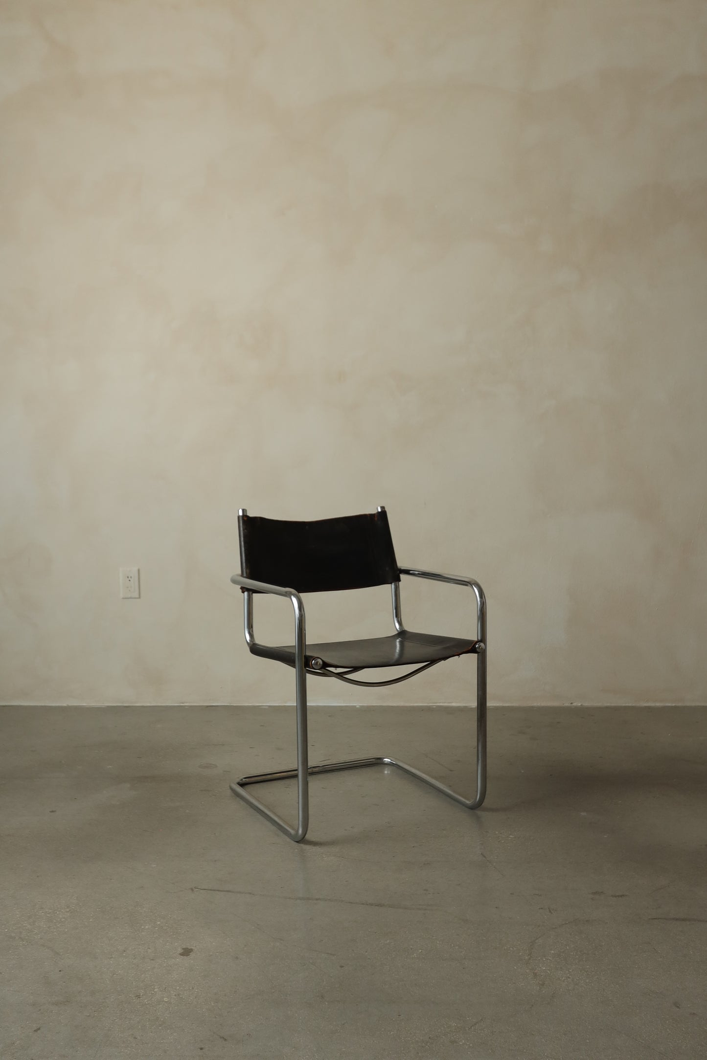 Pair of 1970s Bauhaus-Inspired Chrome and Black Leather Sling Chairs