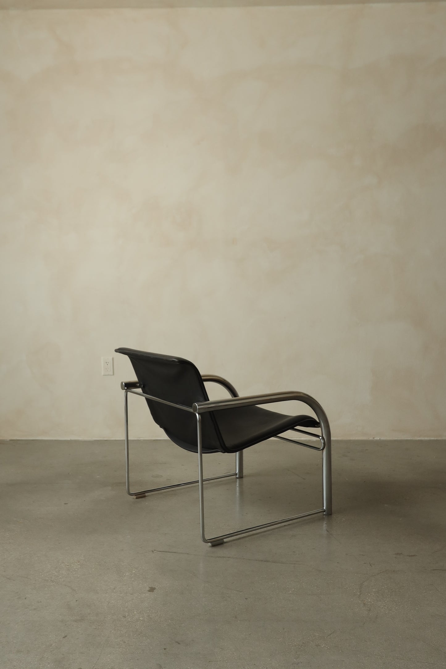 Pair of 1970s Tubular Chrome & Black Sling Lounge Chairs
