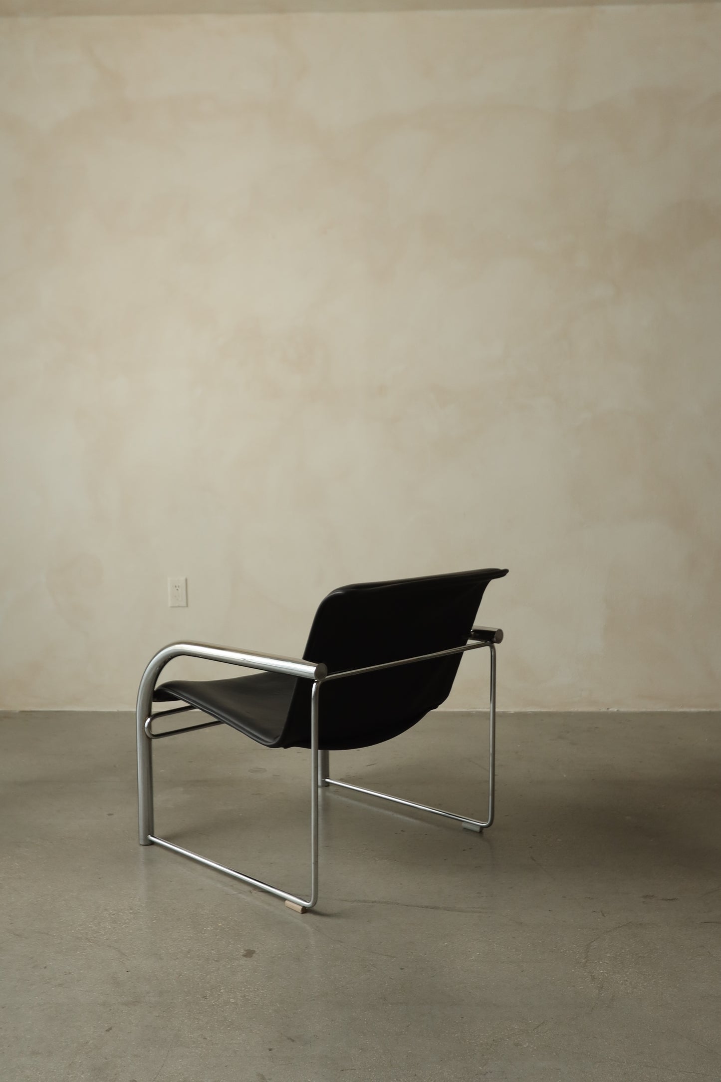 Pair of 1970s Tubular Chrome & Black Sling Lounge Chairs