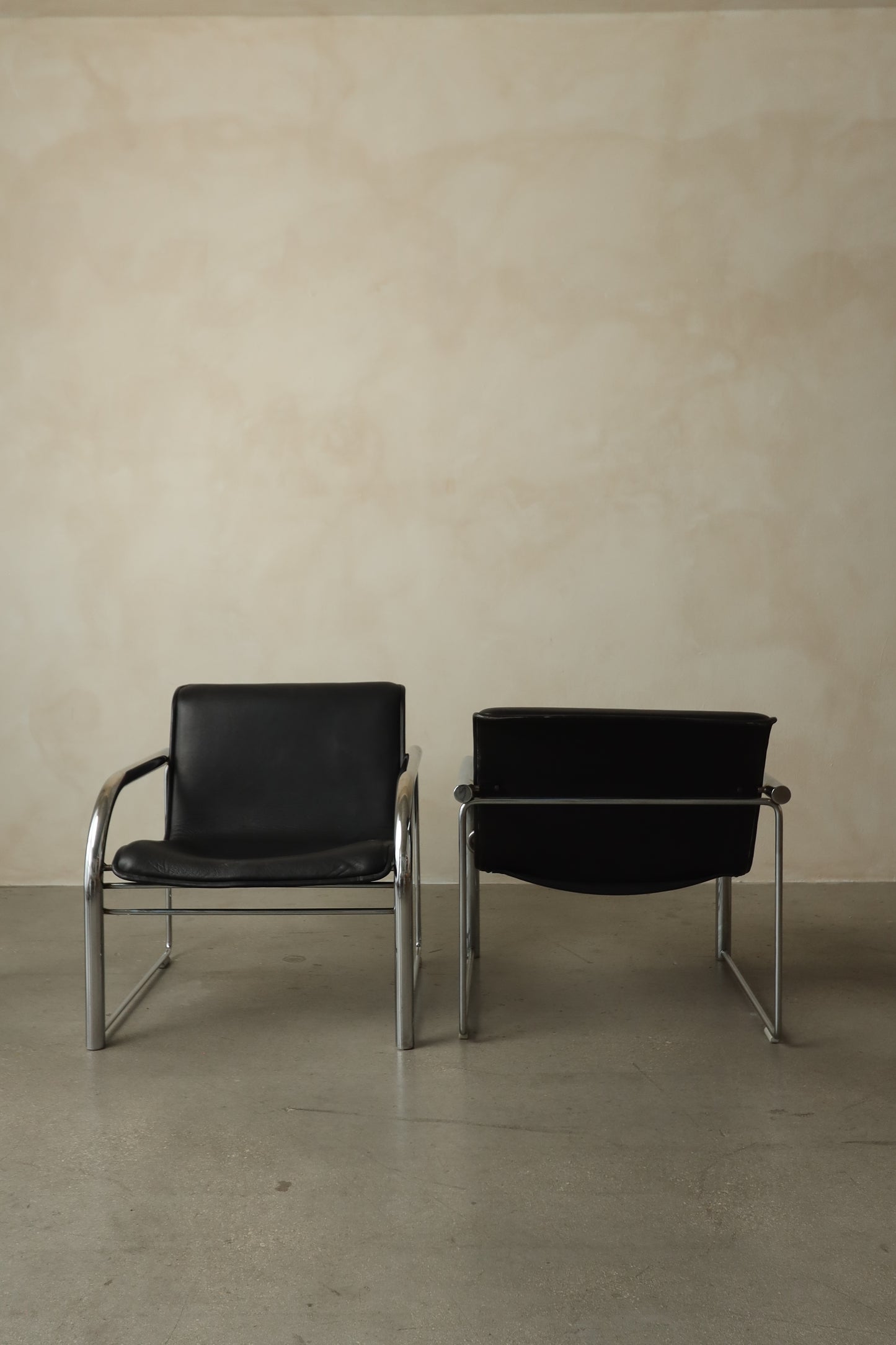 Pair of 1970s Tubular Chrome & Black Sling Lounge Chairs