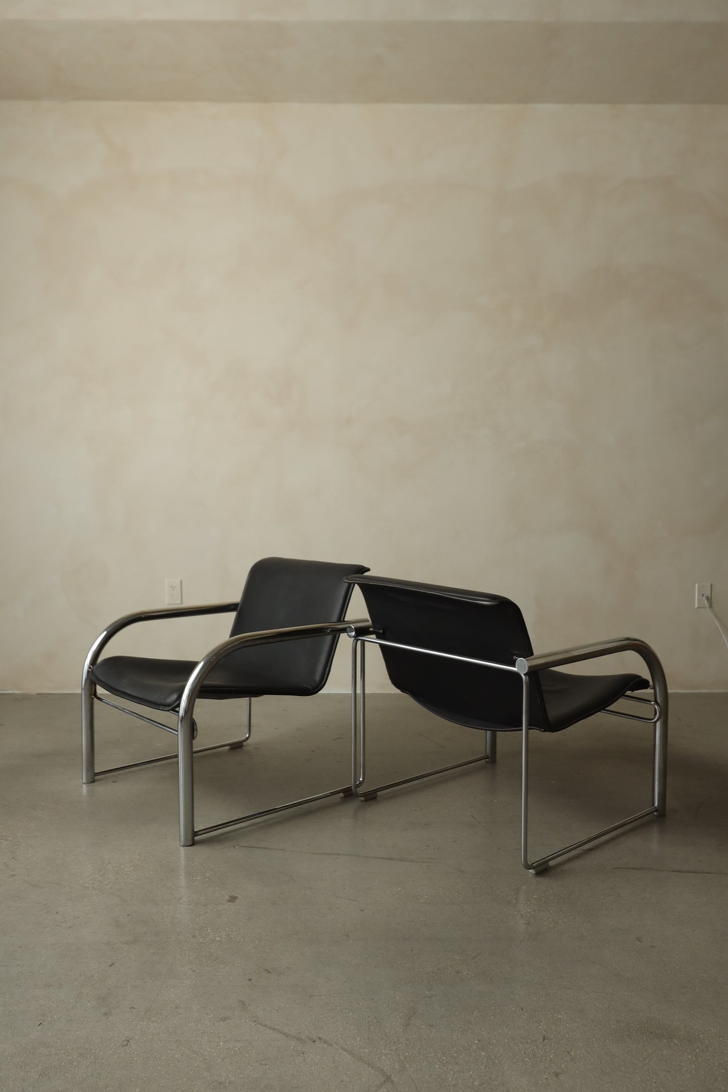 Pair of 1970s Tubular Chrome & Black Sling Lounge Chairs